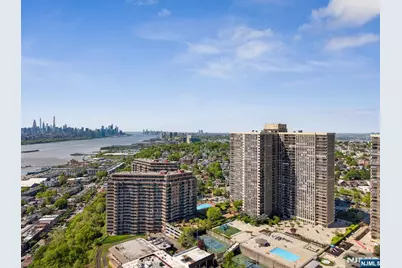 200 Winston 2811 #2811, Cliffside Park, NJ 07010 - Photo 1