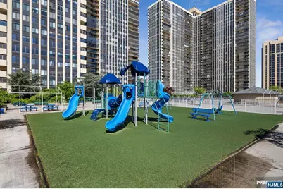 200 Winston 2811 #2811, Cliffside Park, NJ 07010 - Photo 25