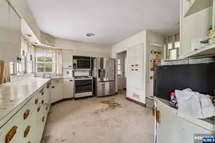 6 Saw Mill Rd, North Haledon, NJ 07508 - Photo 9