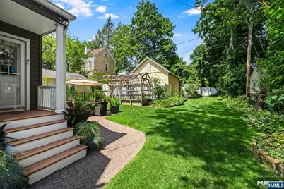 18 Gardiner Place, Montclair, NJ 07042 - Photo 33