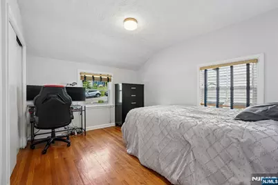 21 Howard Place, Waldwick, NJ 07463 - Photo 9