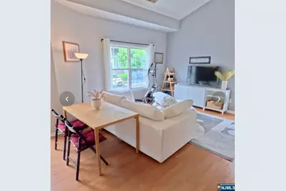 20 S Midland Avenue H2 #H2, Kearny, NJ 07032 - Photo 3