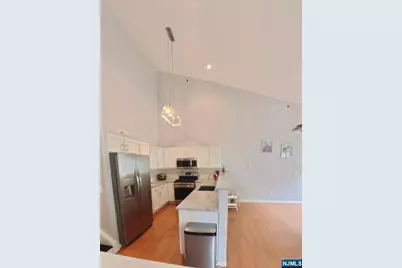 20 S Midland Avenue H2 #H2, Kearny, NJ 07032 - Photo 5