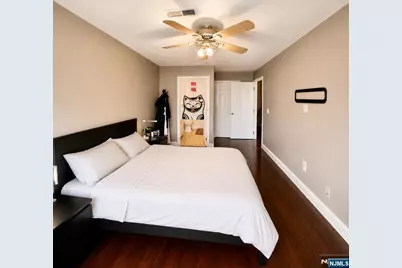 20 S Midland Avenue H2 #H2, Kearny, NJ 07032 - Photo 11