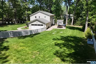 523 Ewing Avenue, Franklin Lakes, NJ 07417 - Photo 27