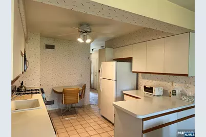 35 Meadowview Terrace 35 #35, Fair Lawn, NJ 07410 - Photo 5