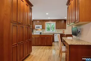 14 Bancroft Pl, Fair Lawn, NJ 07410 - Photo 13