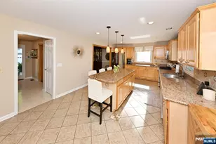 142 Geiger Dr, River Vale Township, NJ 07675 - Photo 7