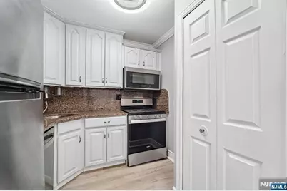 2000 Linwood Avenue 4P #4P, Fort Lee, NJ 07024 - Photo 5