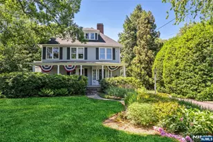 208 Lincoln Ave, Ridgewood, NJ 07450 - Photo 3