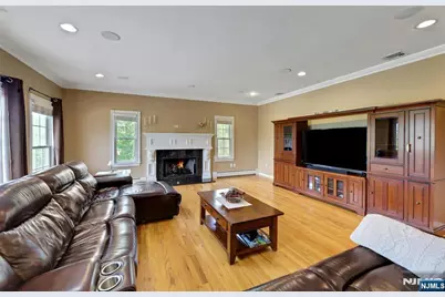 8 Buena Vista Drive, Ringwood, NJ 07456 - Photo 13