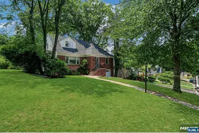 616 Rutland Avenue, Teaneck Township, NJ 07666 - Photo 3