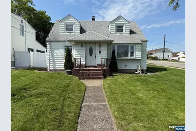 65 Hamilton Avenue, Elmwood Park, NJ 07407 - Photo 9