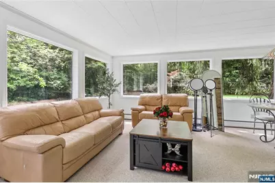 25 Carnot Avenue, Woodcliff Lake, NJ 07677 - Photo 29