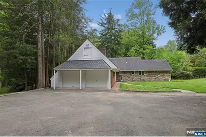 25 Carnot Avenue, Woodcliff Lake, NJ 07677 - Photo 7