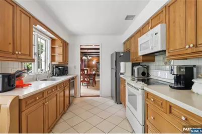 25 Carnot Avenue, Woodcliff Lake, NJ 07677 - Photo 27