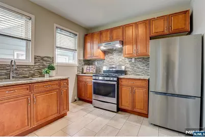 63 Carolina Avenue, Newark, NJ 07106 - Photo 7