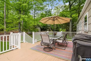 10 Hemlock Pl, Ringwood, NJ 07456 - Photo 25