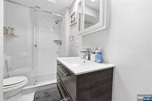 160 Ashland Ave, Bloomfield, NJ 07003 - Photo 25