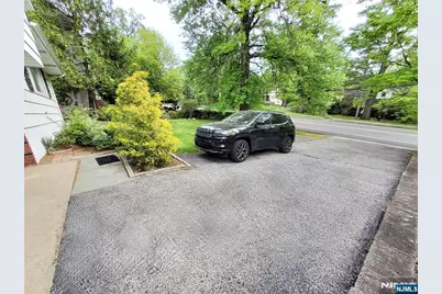 485 E Palisade Avenue, Englewood Cliffs, NJ 07632 - Photo 3