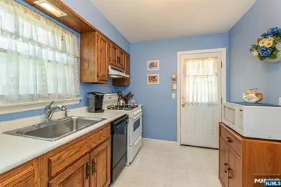 226 Westville Avenue, West Caldwell, NJ 07006 - Photo 9