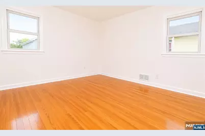 88 Manchester Place, Newark, NJ 07104 - Photo 17