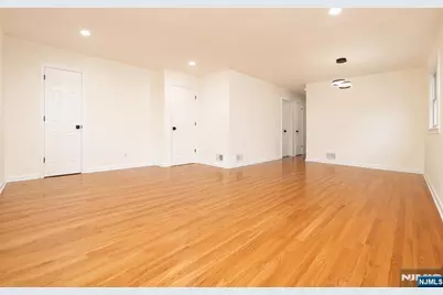88 Manchester Place, Newark, NJ 07104 - Photo 15