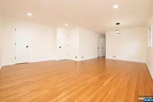 88 Manchester Pl, Newark, NJ 07104 - Photo 15
