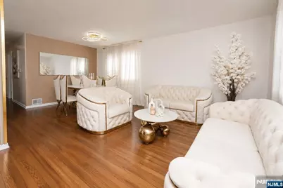 88 Manchester Place, Newark, NJ 07104 - Photo 5