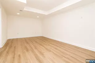 88 Manchester Pl, Newark, NJ 07104 - Photo 31