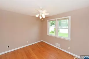 28-19 Warren Rd, Fair Lawn, NJ 07410 - Photo 11