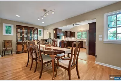 34 Eastbrook Drive, River Edge, NJ 07661 - Photo 7