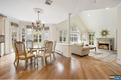 4 Hetzel Drive, Mahwah, NJ 07430 - Photo 3
