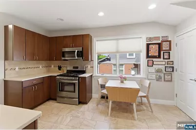 194 Parkway, Maywood, NJ 07607 - Photo 13