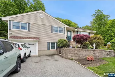 6 Waters Edge, Kinnelon, NJ 07405 - Photo 3