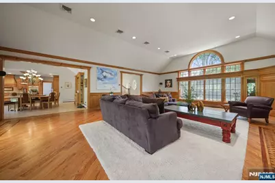 273 Glen Road, Woodcliff Lake, NJ 07677 - Photo 7