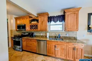 121 Highland Pl, Ridgefield Park, NJ 07660 - Photo 5