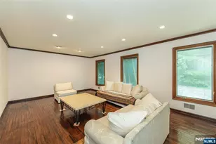 104 Shrewsbury Dr, Livingston, NJ 07039 - Photo 5
