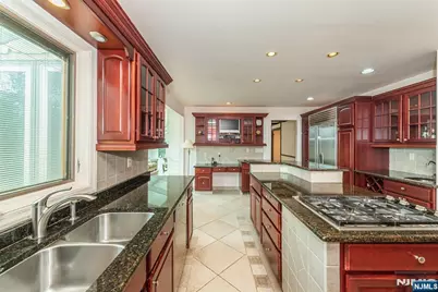 104 Shrewsbury Drive, Livingston, NJ 07039 - Photo 15