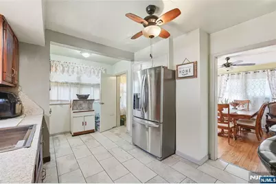 52 Harcourt Avenue, Bergenfield, NJ 07621 - Photo 11