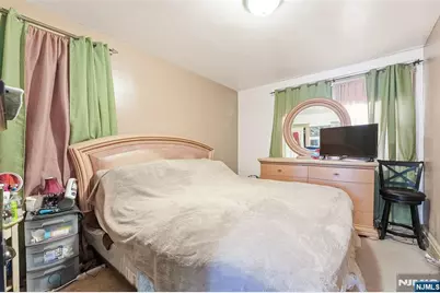 52 Harcourt Avenue, Bergenfield, NJ 07621 - Photo 13