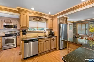 694 Sunset Rd, Teaneck Township, NJ 07666 - Photo 9