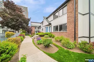 1437 John St, Fort Lee, NJ 07024 - Photo 3