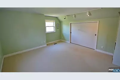 9 Pine Street, Midland Park, NJ 07432 - Photo 17