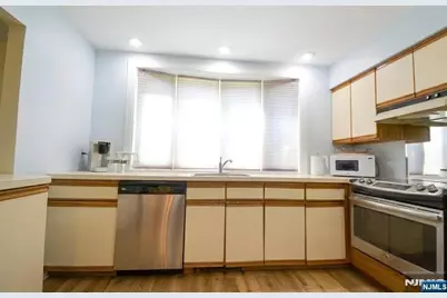 9 Pine Street, Midland Park, NJ 07432 - Photo 11