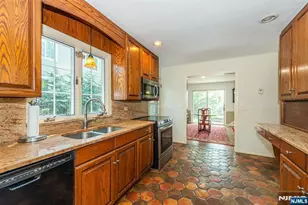 174 Pines Lake Dr, Wayne, NJ 07470 - Photo 17