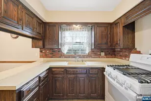 30 Whittier Ln, Oakland, NJ 07436 - Photo 11