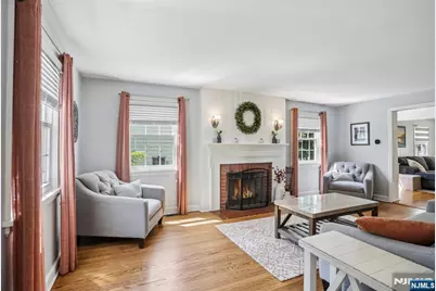 30 Sherbrooke Parkway, Livingston, NJ 07039 - Photo 3