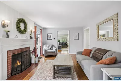 30 Sherbrooke Parkway, Livingston, NJ 07039 - Photo 5