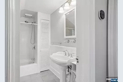 30 Sherbrooke Parkway, Livingston, NJ 07039 - Photo 19